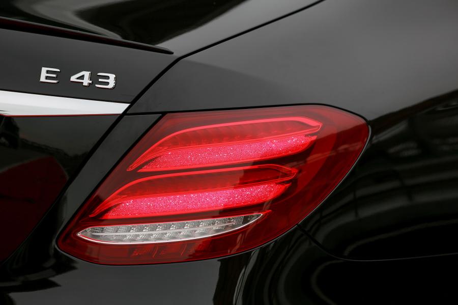 Детали экстерьера Mercedes-AMG E43 4Matic 2017 года  (MY) (фото 8 из 22)